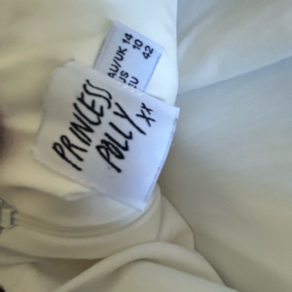 little white dress🐇 - Picture 3 of 4